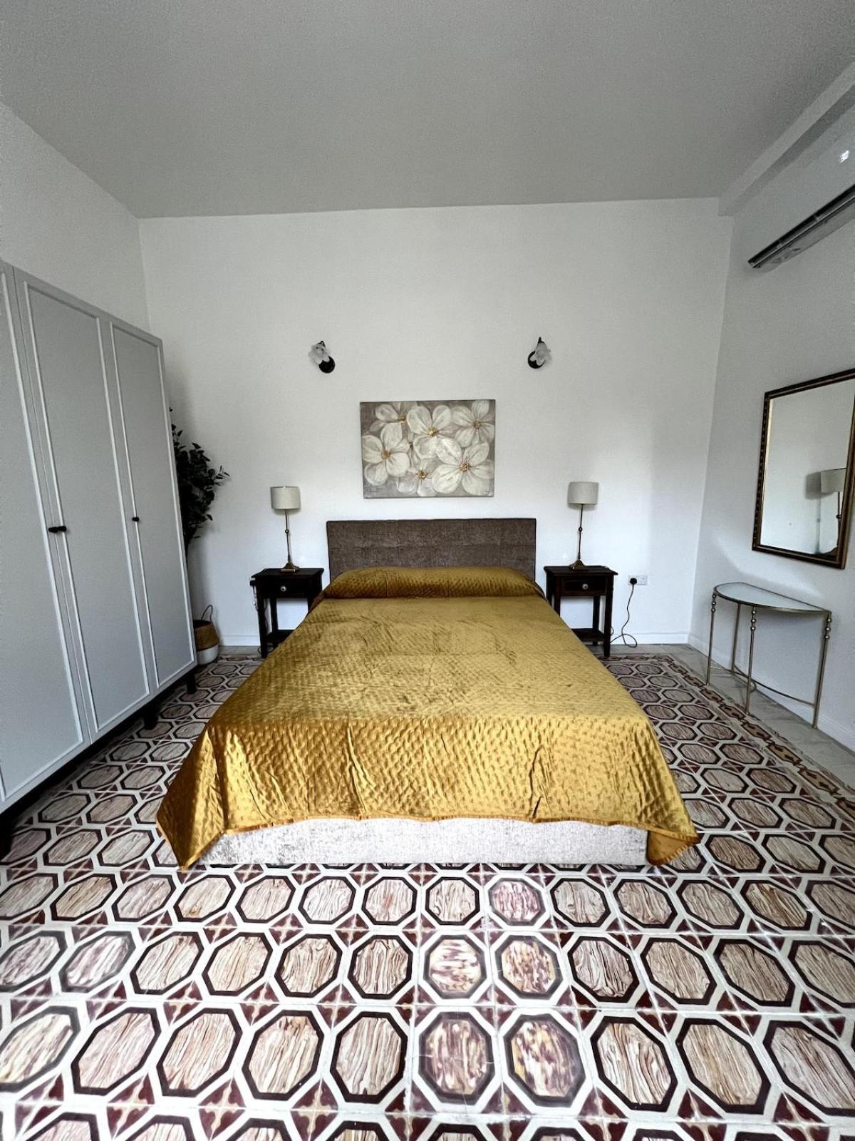 Entire House Near Valletta - 3 Double Bedrooms With Aircons - Perfect For Adults Families & Friend Groups - Wifi-parking-non-sharing *