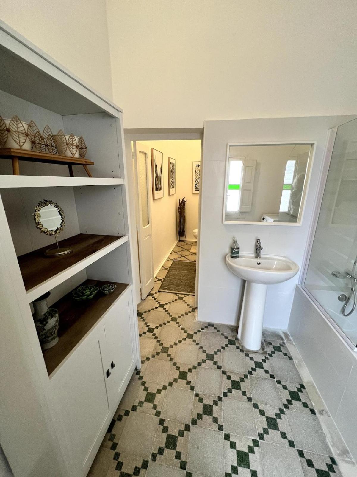 Entire House Near Valletta - 3 Double Bedrooms With Aircons - Perfect For Adults Families & Friend Groups - Wifi-parking-non-sharing Msida