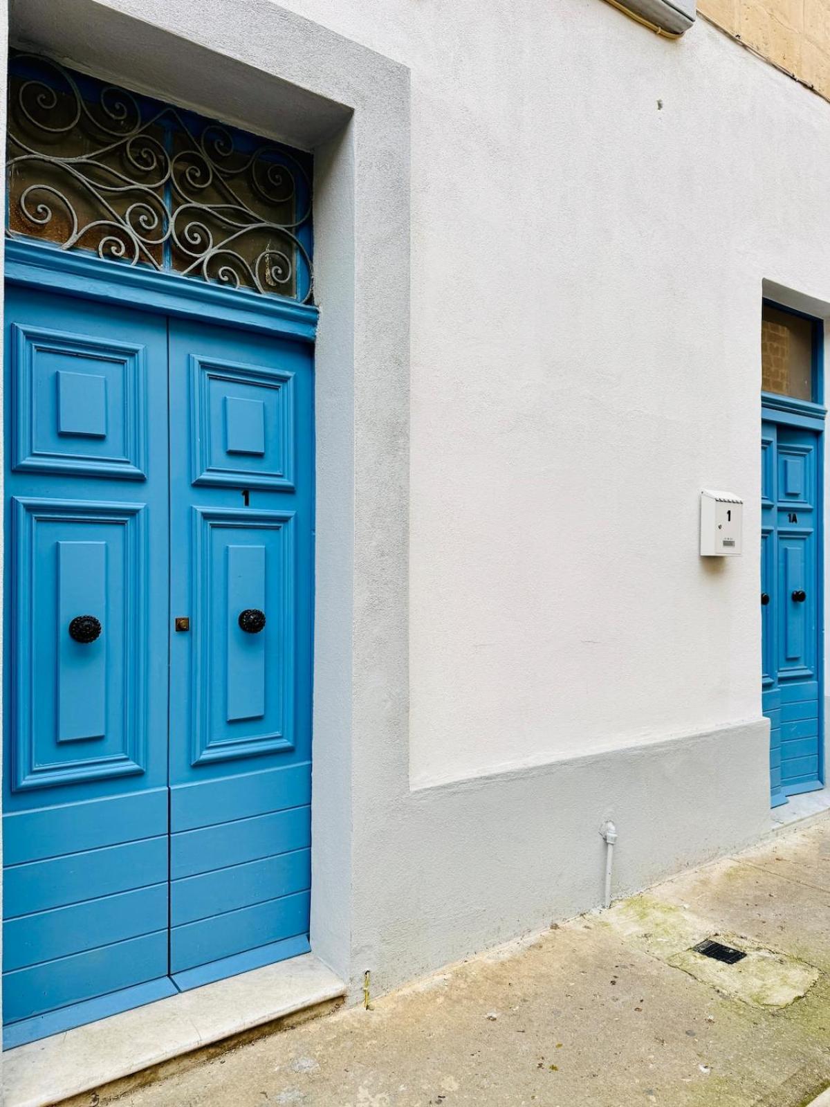Entire House Near Valletta - 3 Double Bedrooms With Aircons - Perfect For Adults Families & Friend Groups - Wifi-parking-non-sharing Holiday home *