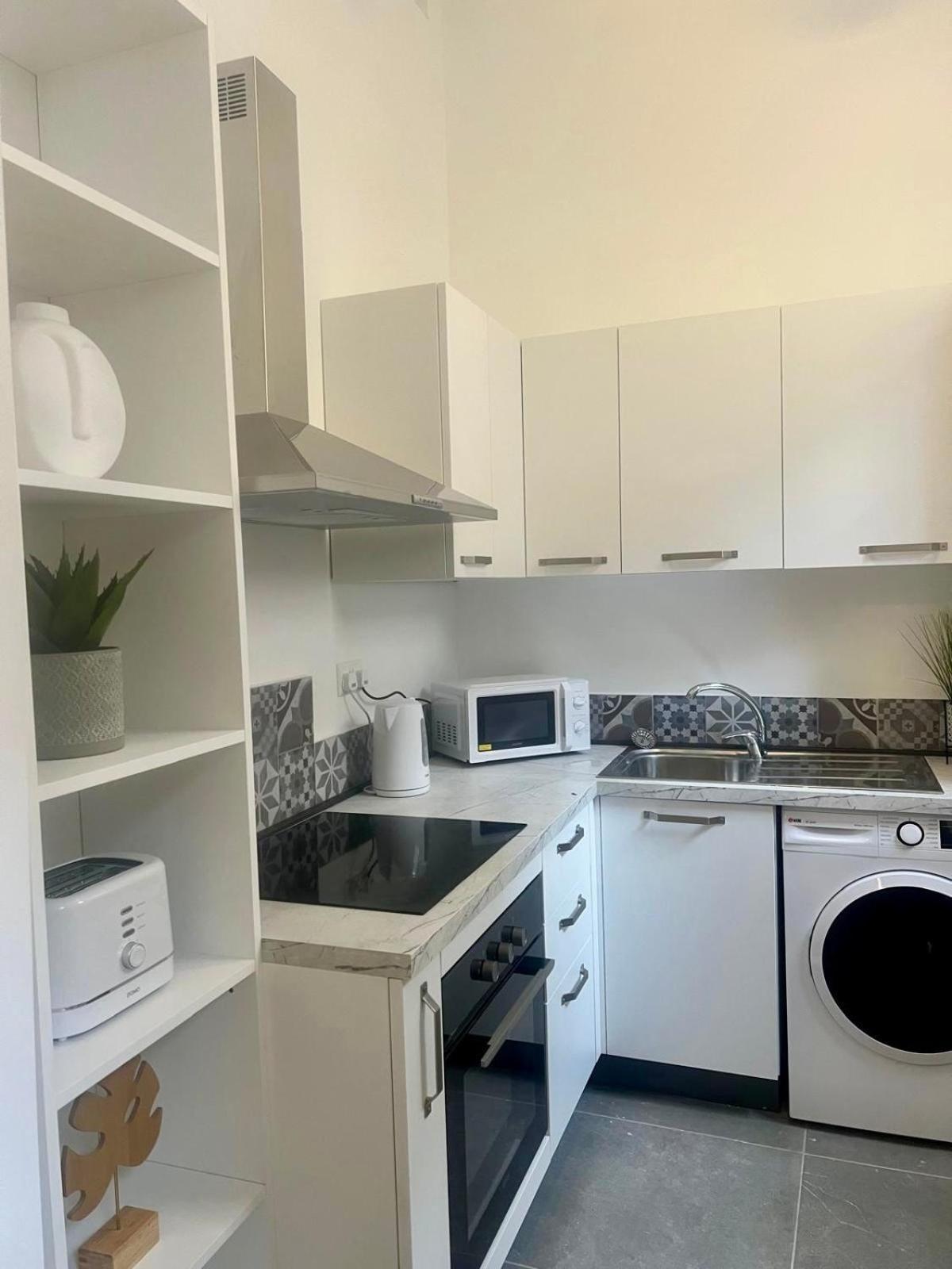 Holiday home Entire House Near Valletta - 3 Double Bedrooms With Aircons - Perfect For Adults Families & Friend Groups - Wifi-parking-non-sharing Msida